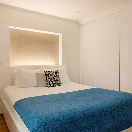 Alfama River Light Sunlit Views Apartment